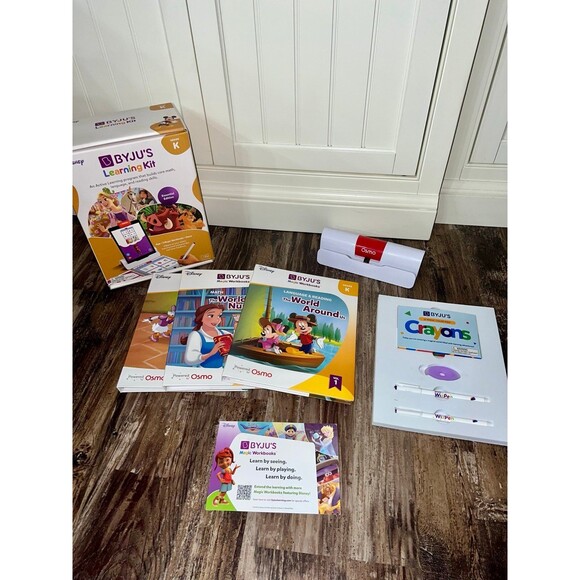 DISNEY BYJU’S Learning Kit Essential Edition Grade K Like New gift christmas - Picture 1 of 9